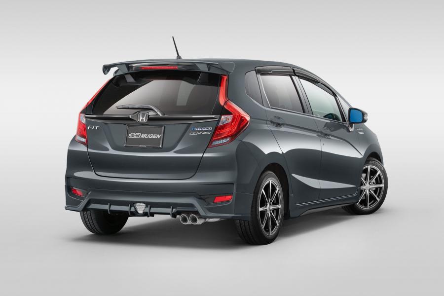  Honda Fit Hybrid by Mugen 2017 года  (фото 2 из 2)